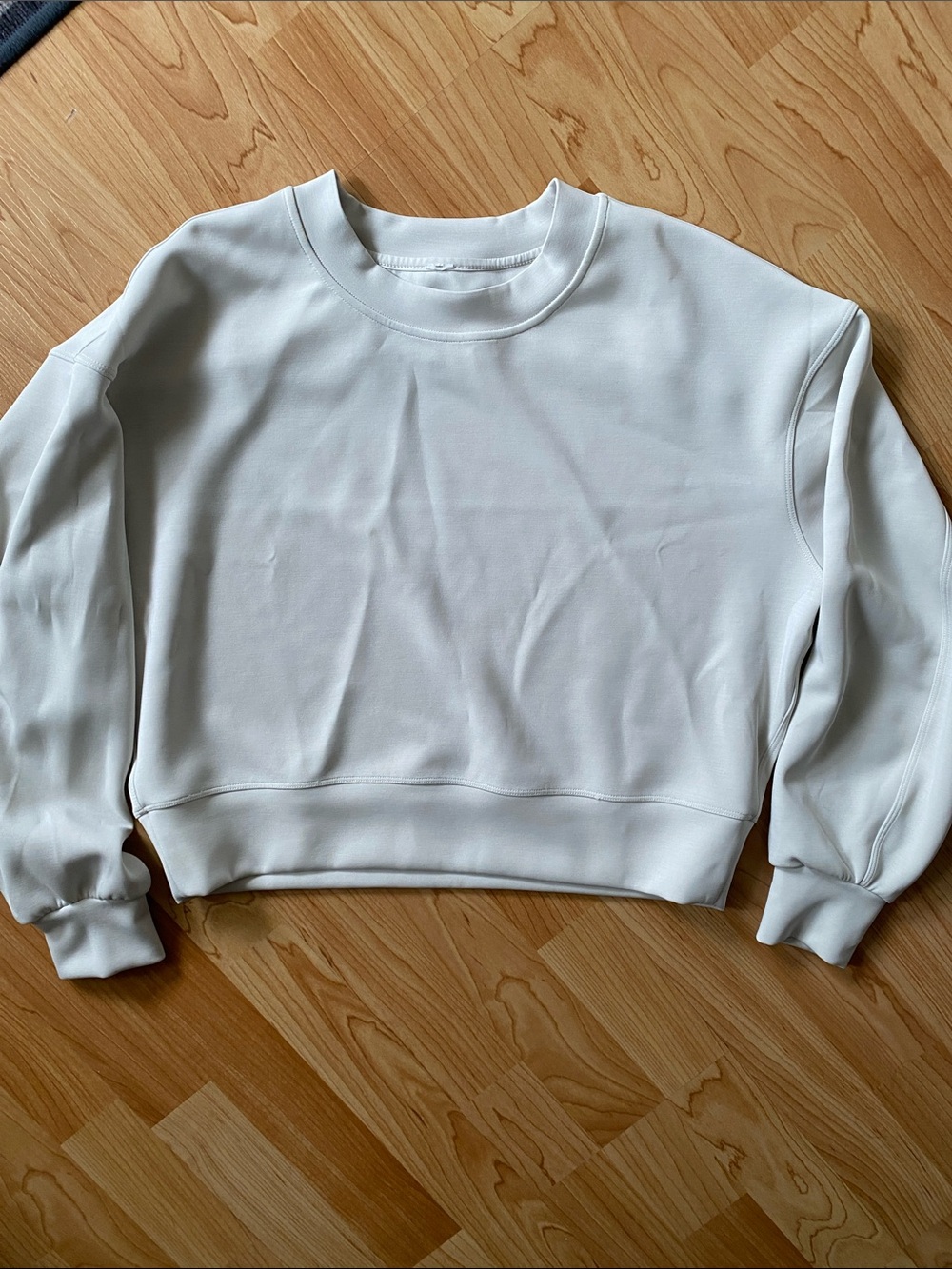 Lululemon Cropped Crewneck Sweatshirt in Off-White, Size 2